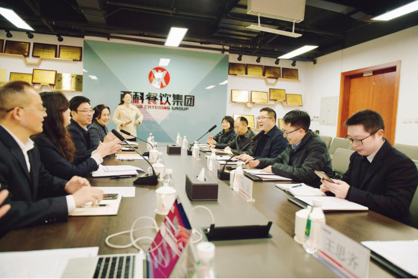 共筑协同育人平台，，，开启校企相助新篇：西南科技大学经济治理学院副院长郭四代一行到贝斯特餐饮集团交流座谈